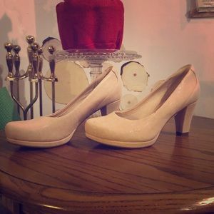 Clark’s Chorus Chic Nude size 8.5